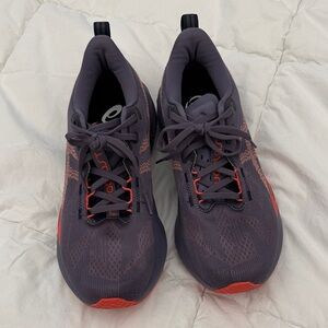 Women’s Asics Like New 10